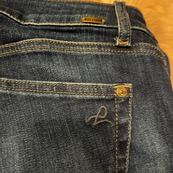 DL1961 Florence Instasculpt Jeans - Picture 2 of 9